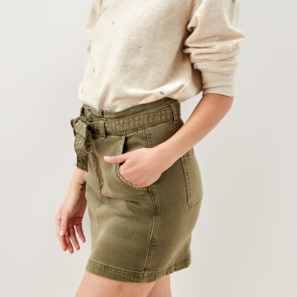 AE skirt